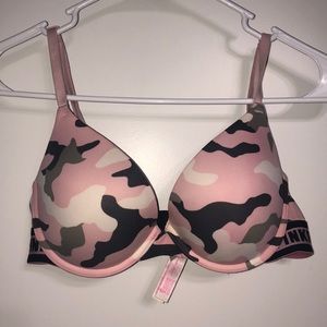 Victoria’s Secret Pink Push up bra Size 34C Camo